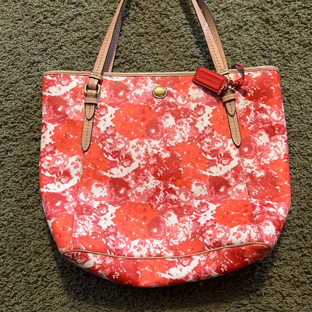 COACH PEYTON FLORAL PRINT ZIP TOP TOTE F31342)